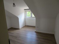 Bild (35278ec30339c4c94288396a26cb0c8d): *** 2-Zimmer-Dachwohnung mit EBK - gegen�ber Helios Klinikum ***